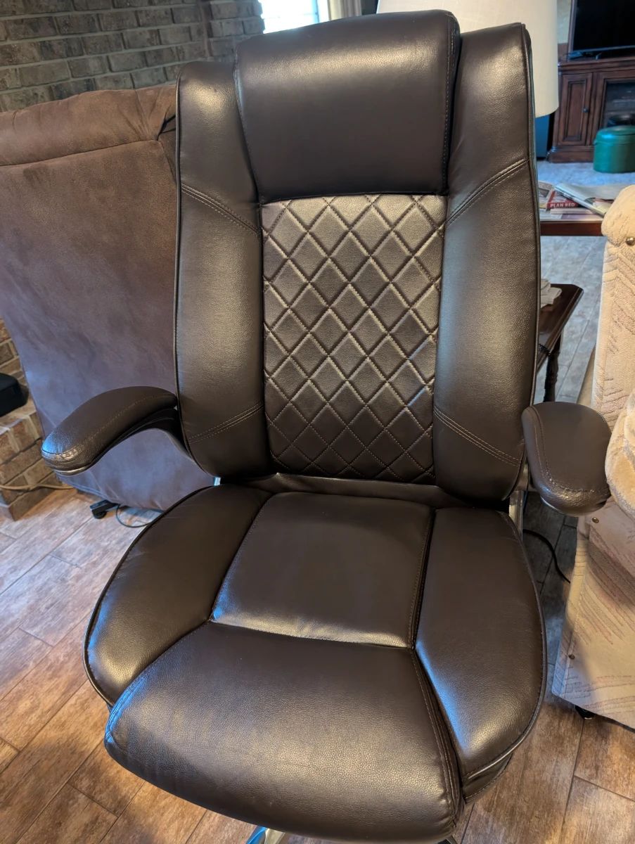 Executive Office Chair with Diamond Stitch Upholstery