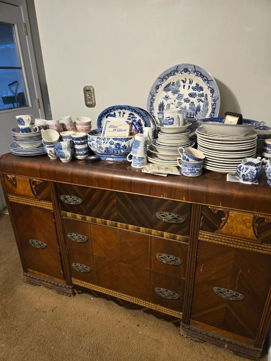 Many Funishings and Collectibles