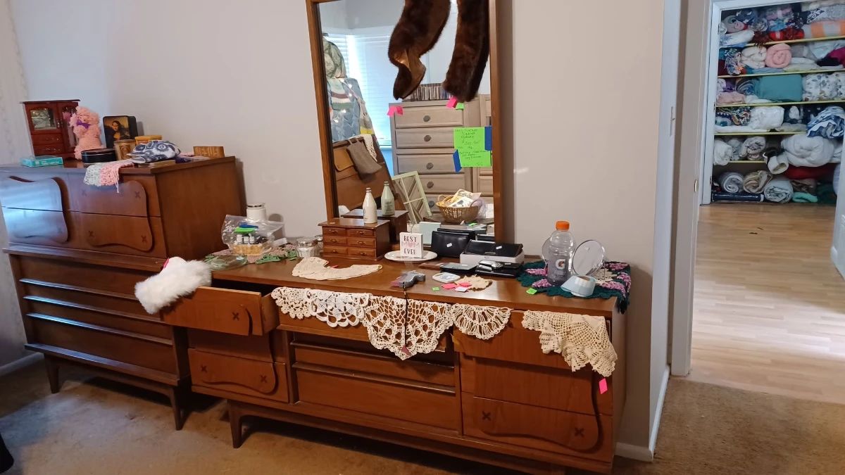 Many Funishings and Collectibles