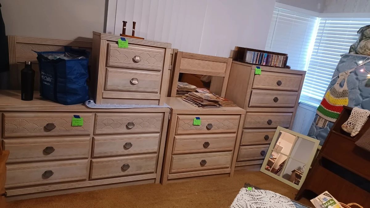 Many Funishings and Collectibles
