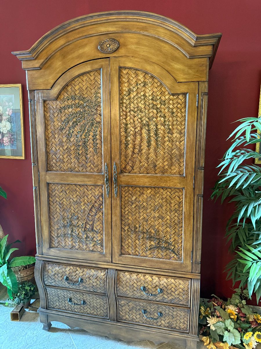 Estate Sale w/ Rustic Decor Village of Bonnybrook