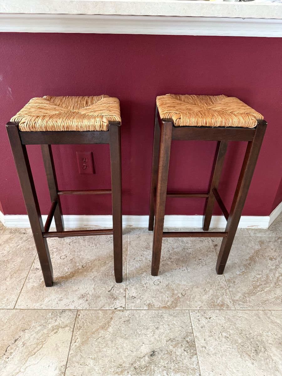 Estate Sale w/ Rustic Decor Village of Bonnybrook