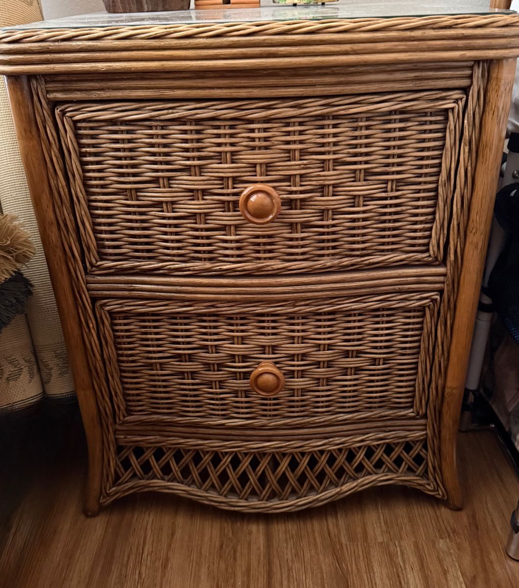 Estate Sale w/ Rustic Decor Village of Bonnybrook