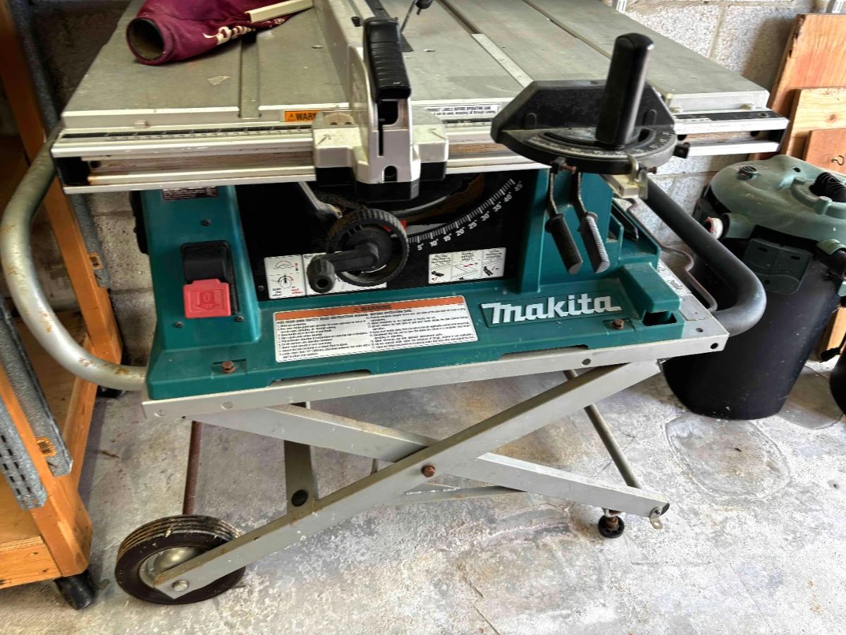 SARA'S ESTATE SALE for Makers, Teak Lovers & Home Chefs on Plantation Key, MM90