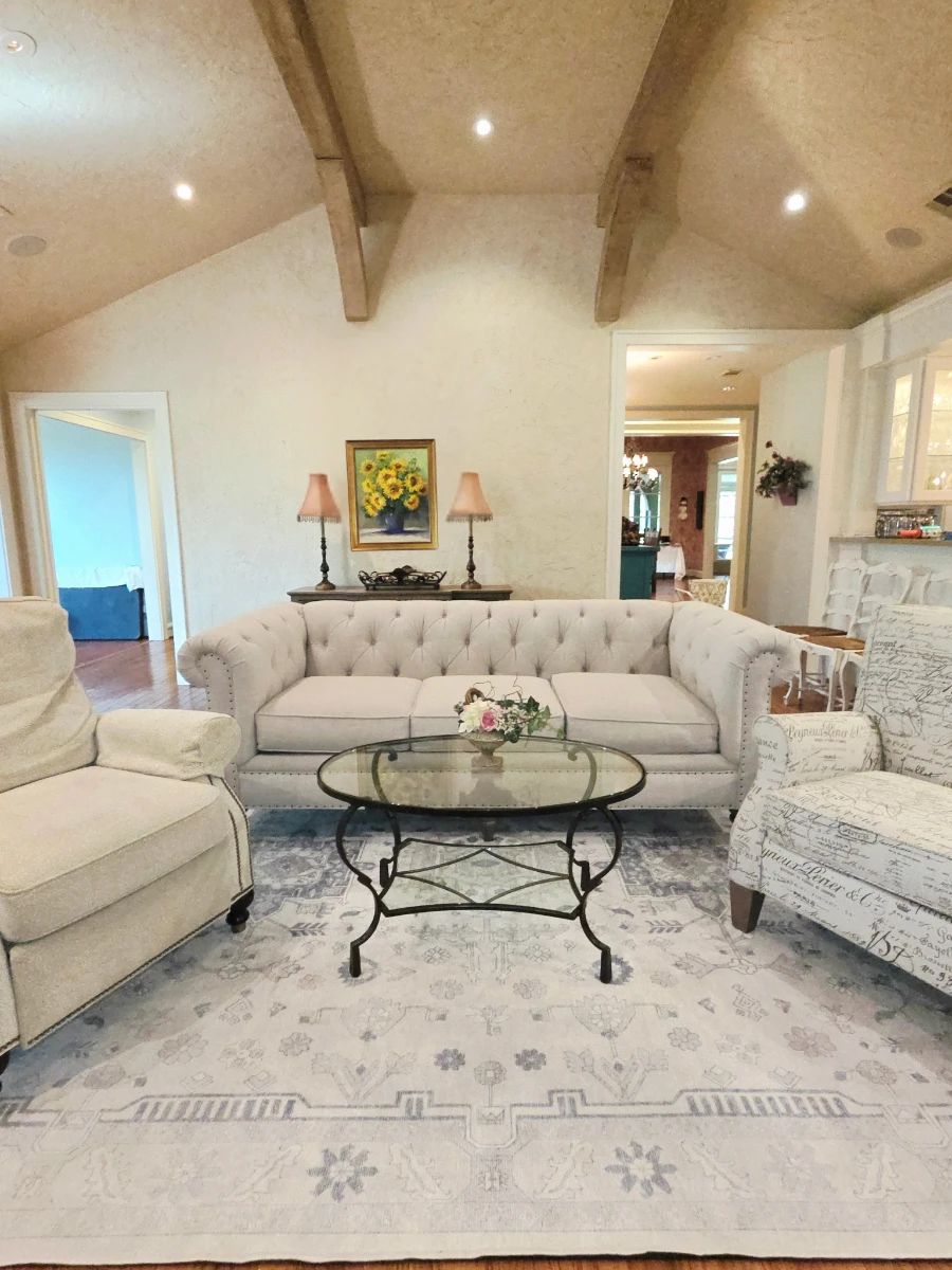 Massive Upscale Moving Sale Located in Corsicana