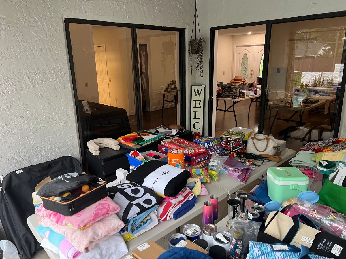 Windermere Bargain Hunters - Collectables, Cloths, Furniture, Home Decor, Garden, Pool Fun & More