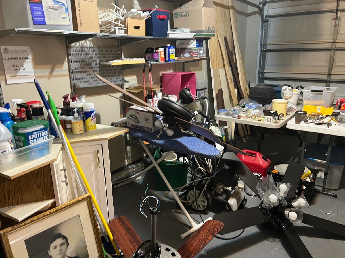 Windermere Bargain Hunters - Collectables, Cloths, Furniture, Home Decor, Garden, Pool Fun & More