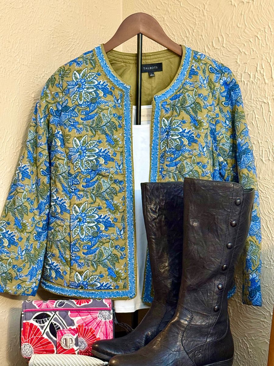 Lori's Estates - Coppell Large Christmas Collection, Fashion, Jewelry, Vintage Kitchen & More!