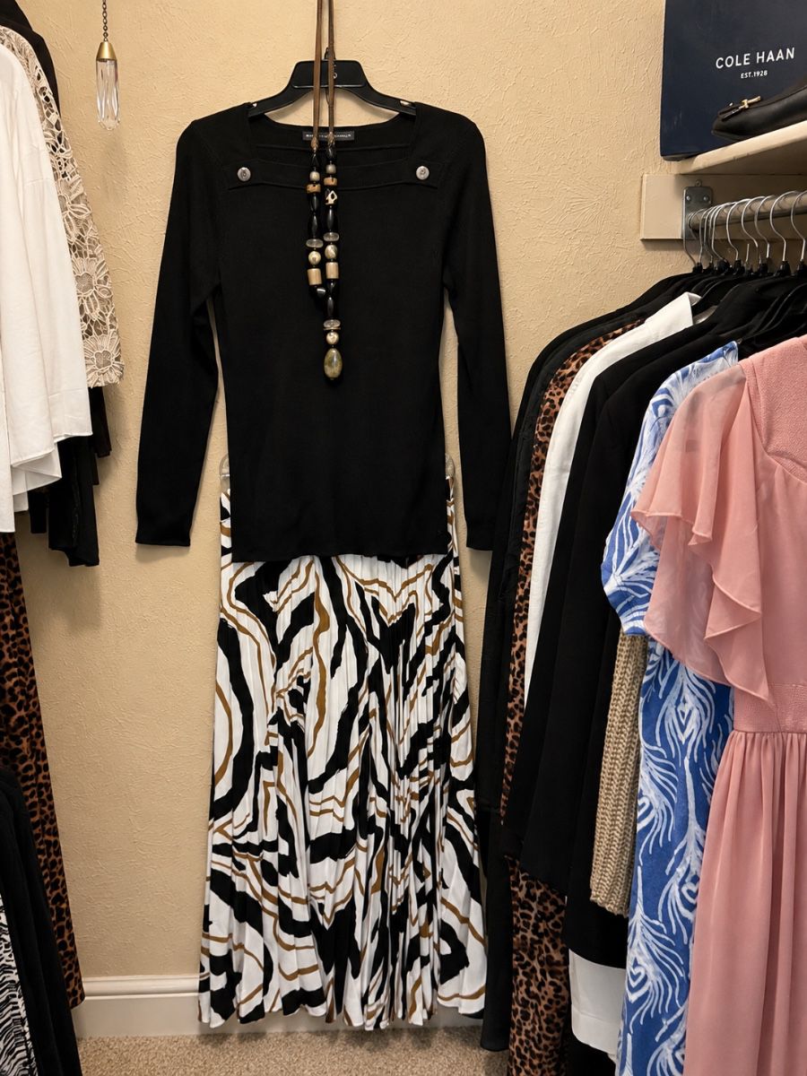 Lori's Estates - Coppell Large Christmas Collection, Fashion, Jewelry, Vintage Kitchen & More!