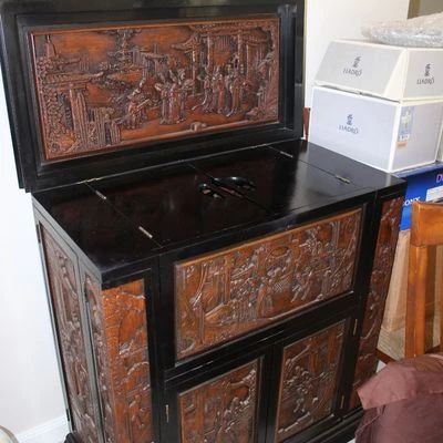 MOVING SALE