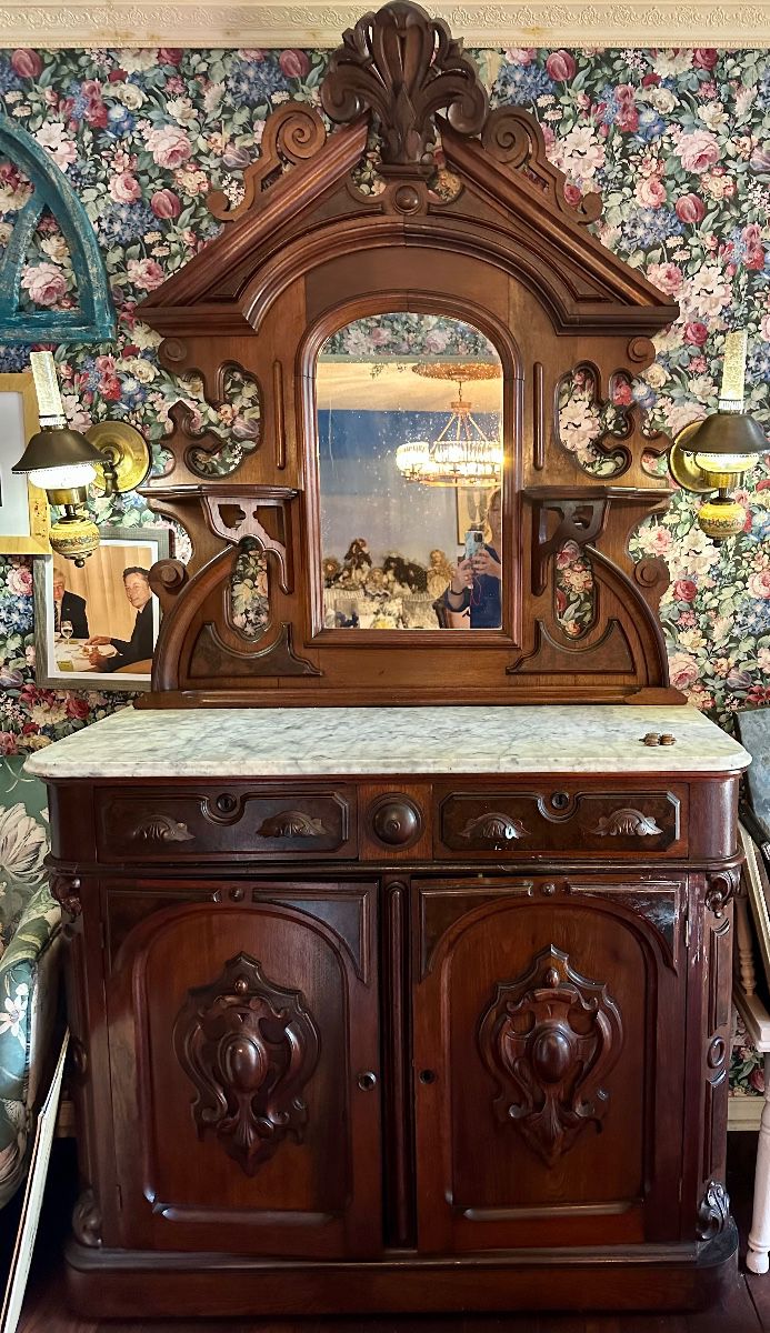 More Splendid Estate Sale