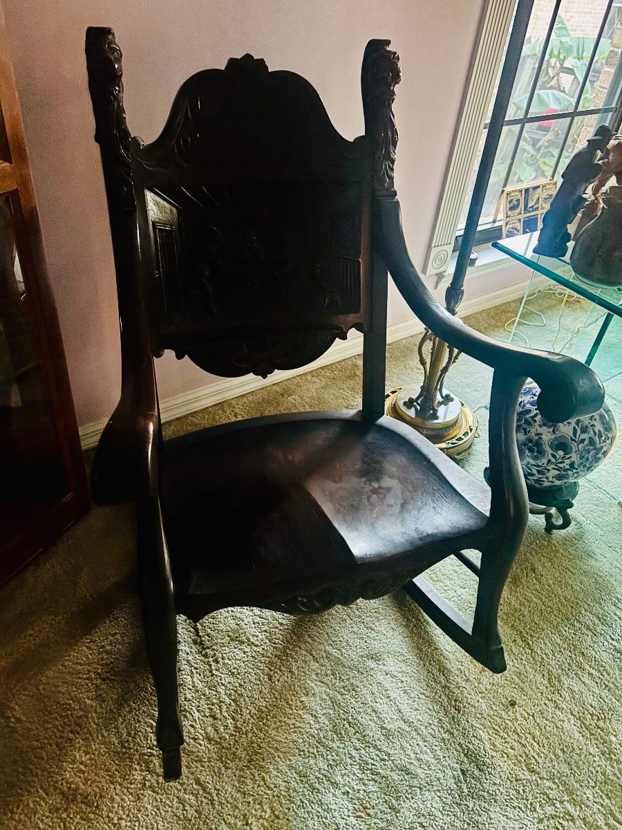 China Cat:Very Full House Off of Ft. Caroline at estate sale in Jacksonville, FL