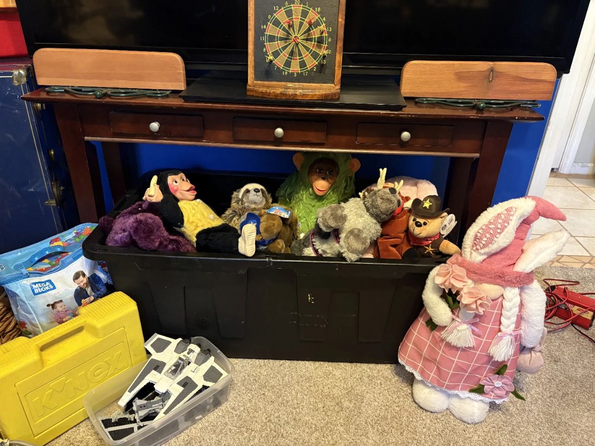 Estate Sale on Loch Leven Court