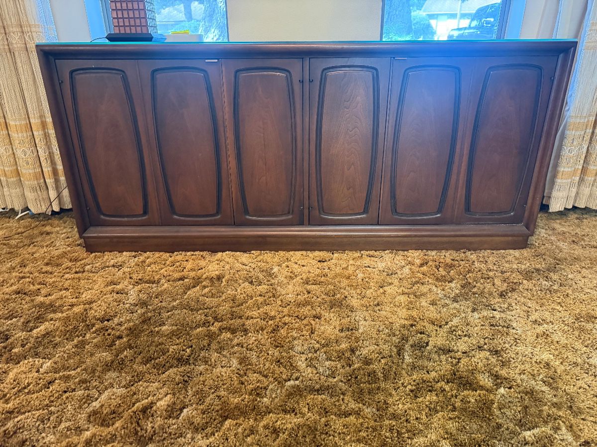Mid Century Modern Estate Sale by Leigh Shell