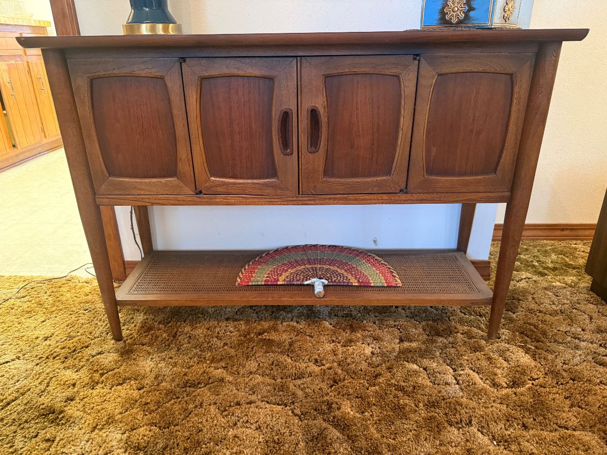 Mid Century Modern Estate Sale by Leigh Shell