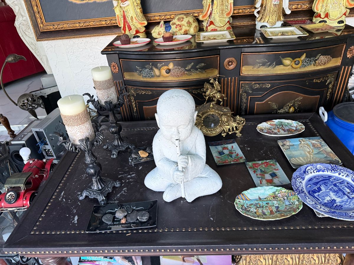 Coral Way Curated Collection