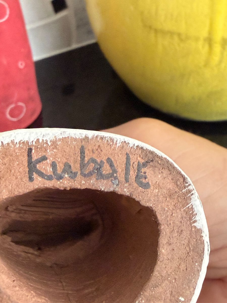 Fabulous furnishings and decor in this Clearwater beauty!