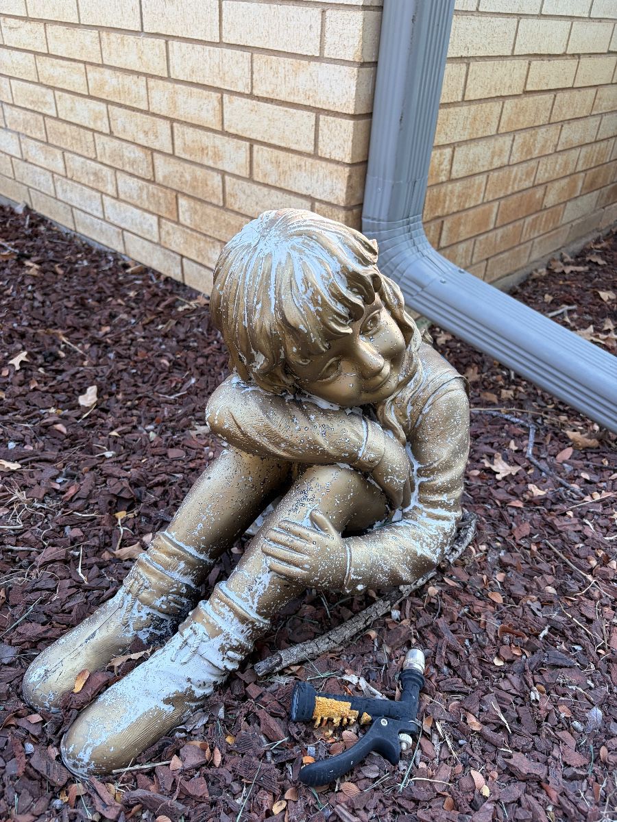 25% + NRH Hidden Nostalgic Vtg. Yard Art, Weathered Cement Statues & Charming Trellises & Trailer
