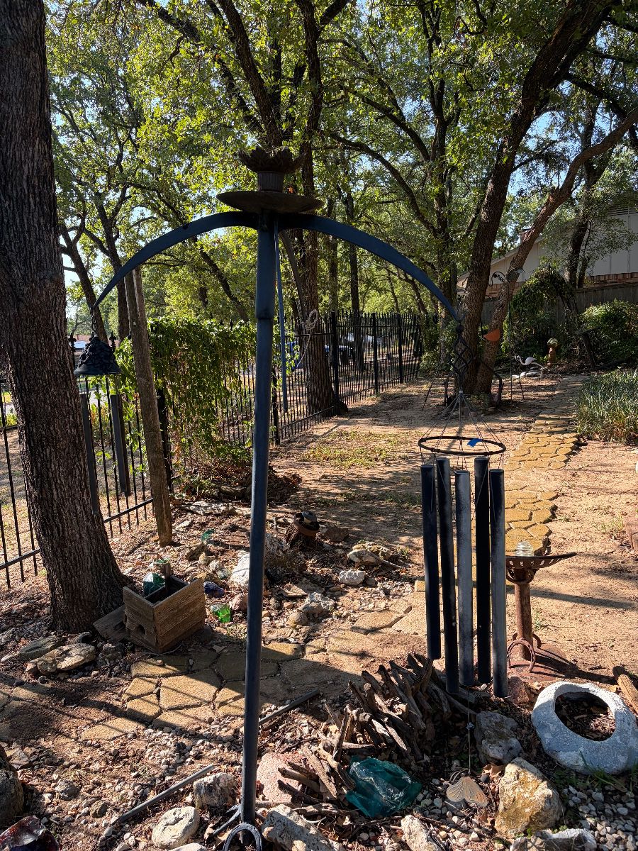 25% + NRH Hidden Nostalgic Vtg. Yard Art, Weathered Cement Statues & Charming Trellises & Trailer