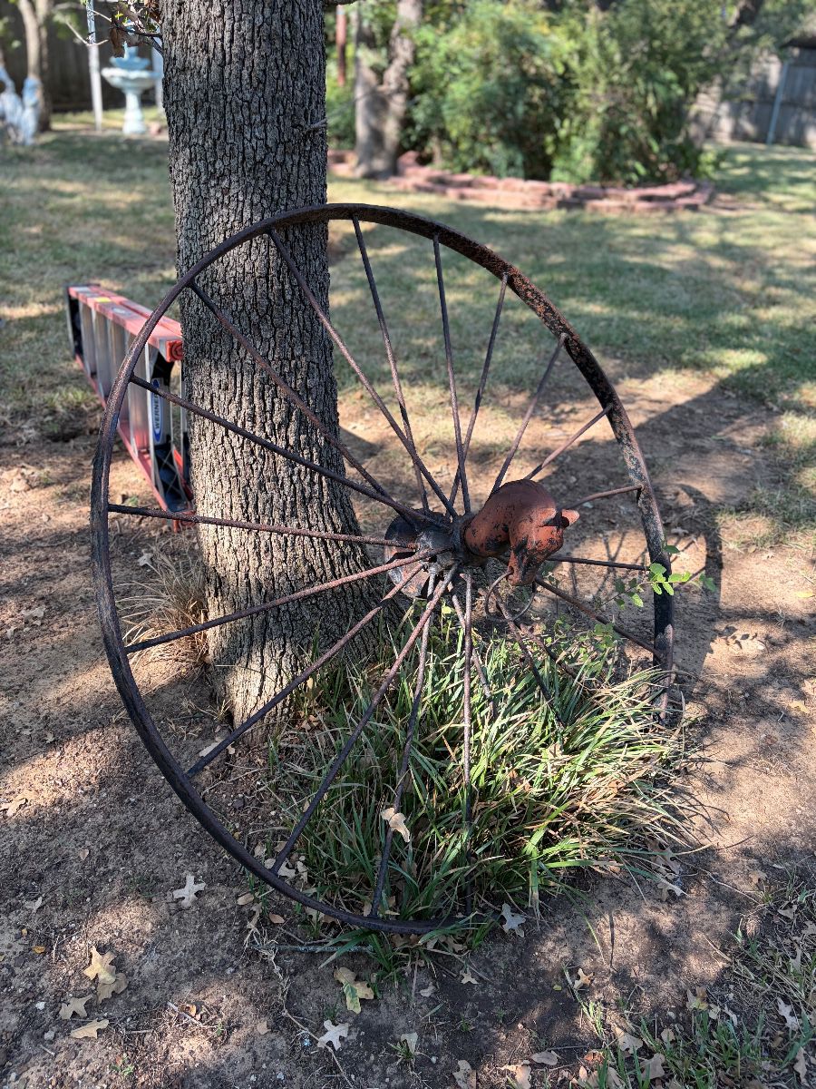 25% + NRH Hidden Nostalgic Vtg. Yard Art, Weathered Cement Statues & Charming Trellises & Trailer