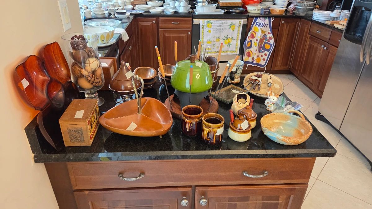 Collleen's All Vintage Estate Sale!