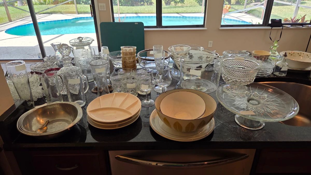 Collleen's All Vintage Estate Sale!