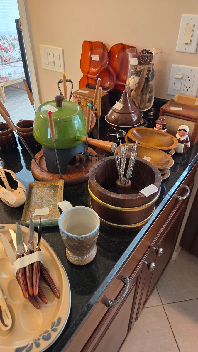 Collleen's All Vintage Estate Sale!