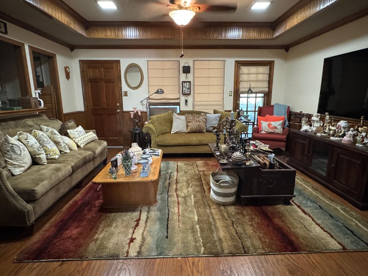 Sensational Sale on Shallow Creek
