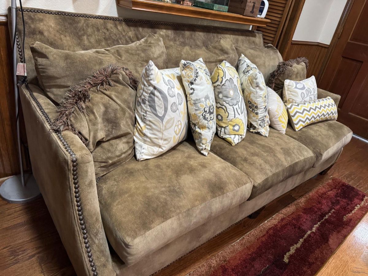 Sensational Sale on Shallow Creek