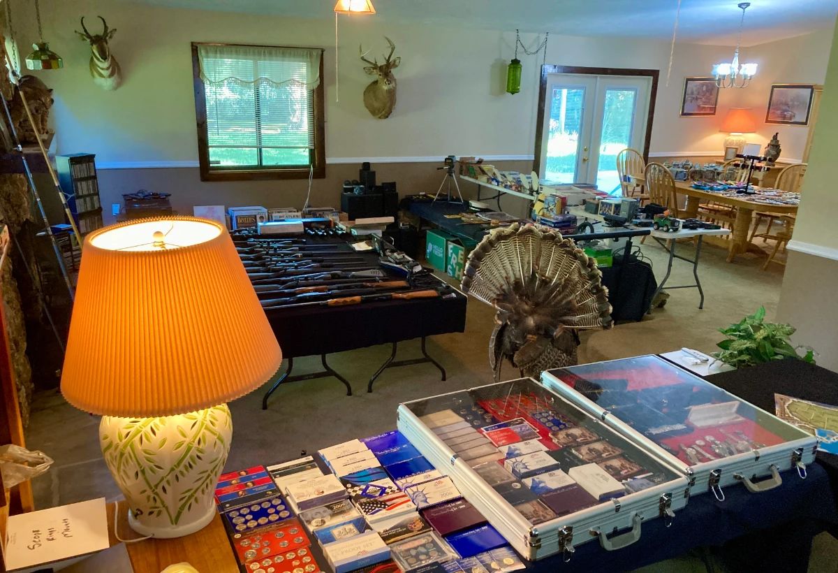 Taxidermy, Coins, Firearms, Jewelry, Hunting, Fishing, Tools, Tractor, Sports Cards, Vinyl Records