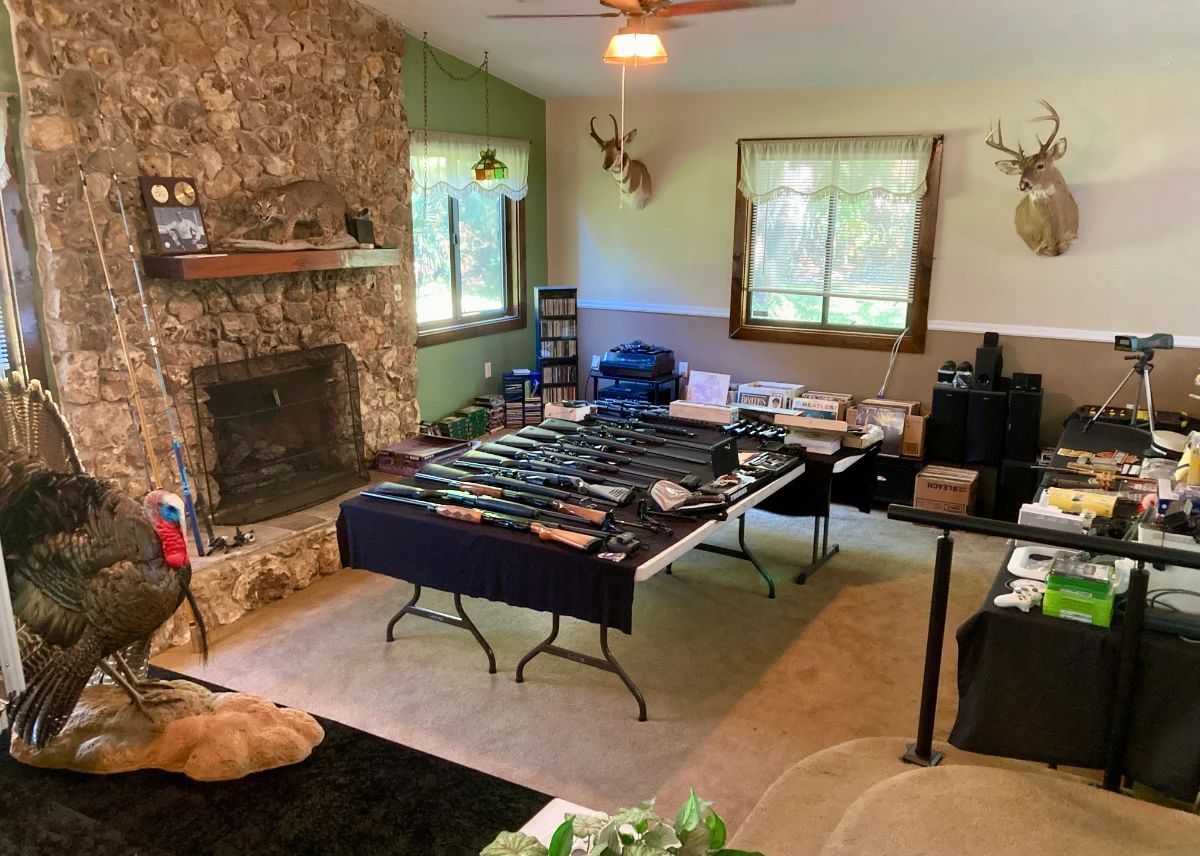 Taxidermy, Coins, Firearms, Jewelry, Hunting, Fishing, Tools, Tractor, Sports Cards, Vinyl Records