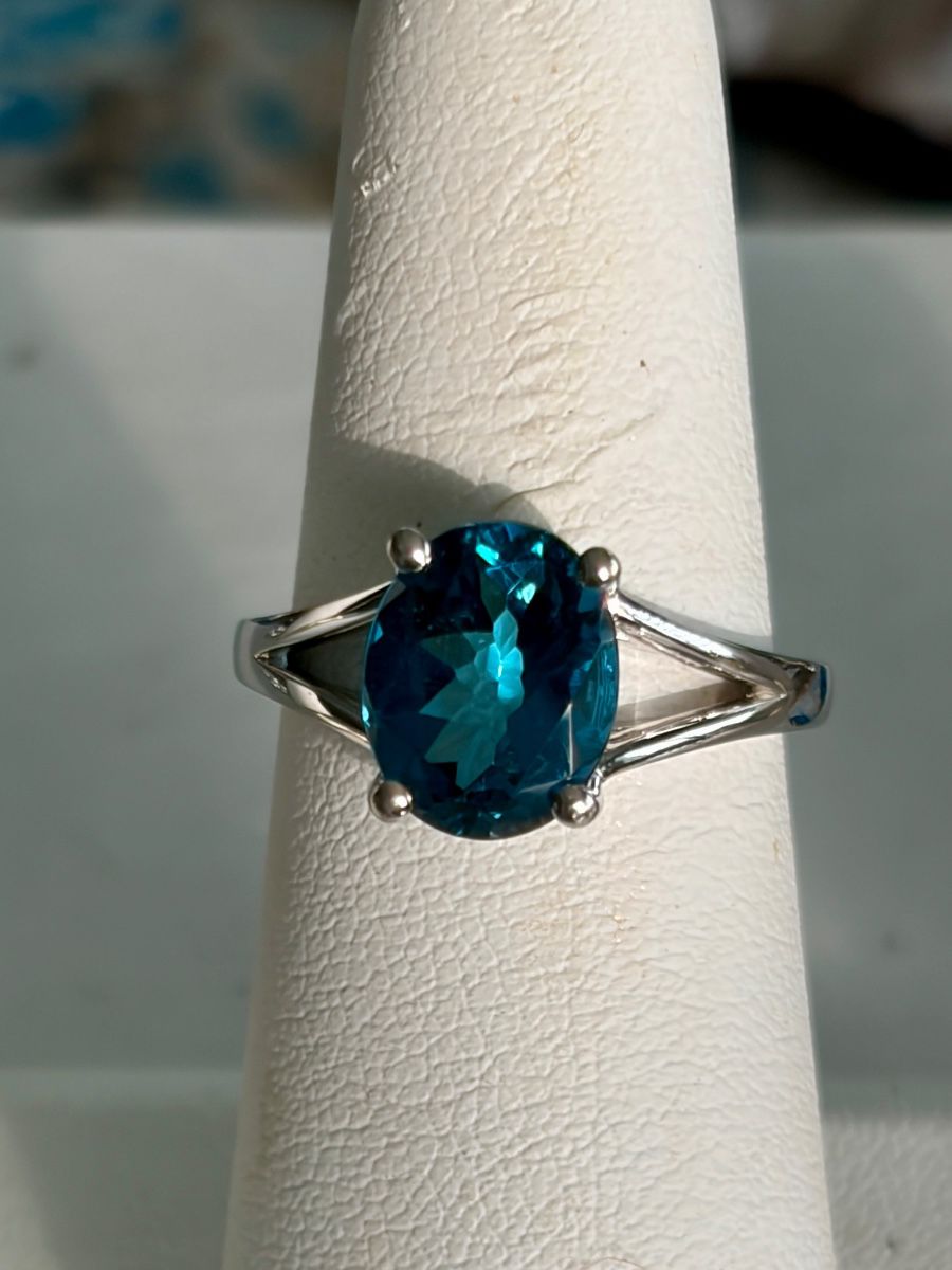 Castaway Has A Great Sale Featuring Jewelry & Vintage!