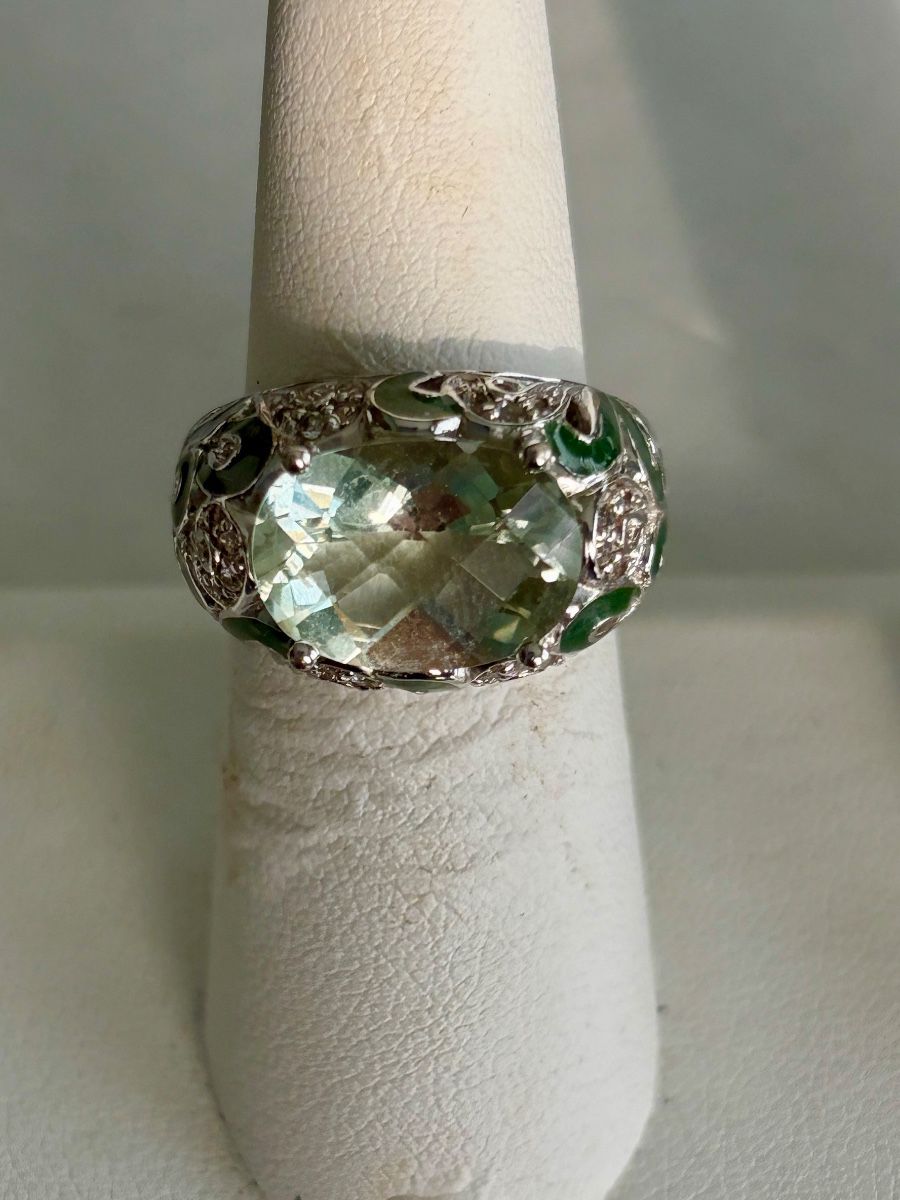 Castaway Has A Great Sale Featuring Jewelry & Vintage!