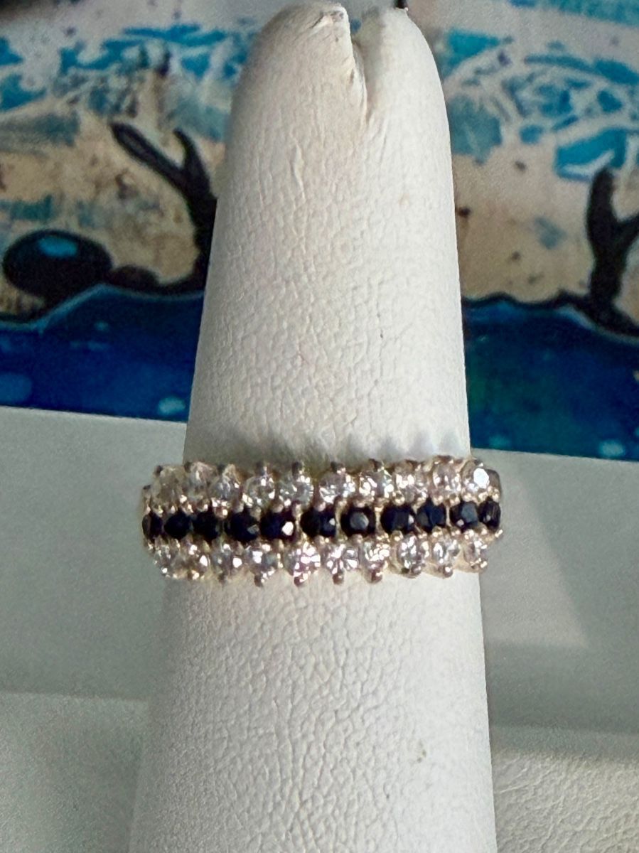 Castaway Has A Great Sale Featuring Jewelry & Vintage!