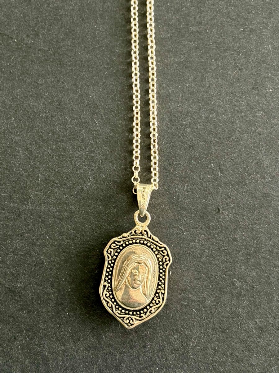 Castaway Has A Great Sale Featuring Jewelry & Vintage!