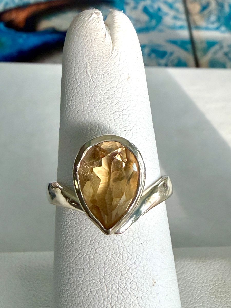 Castaway Has A Great Sale Featuring Jewelry & Vintage!