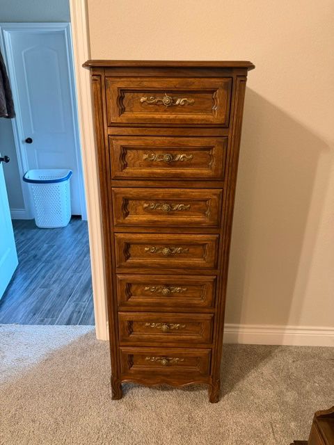 ~Incredible Weatherford Estate Sale! Bernina Sewing, Cargo Trailer, Tiffany Style Lamps & More!!