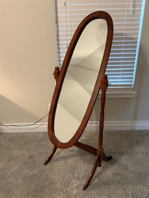 ~Incredible Weatherford Estate Sale! Bernina Sewing, Cargo Trailer, Tiffany Style Lamps & More!!