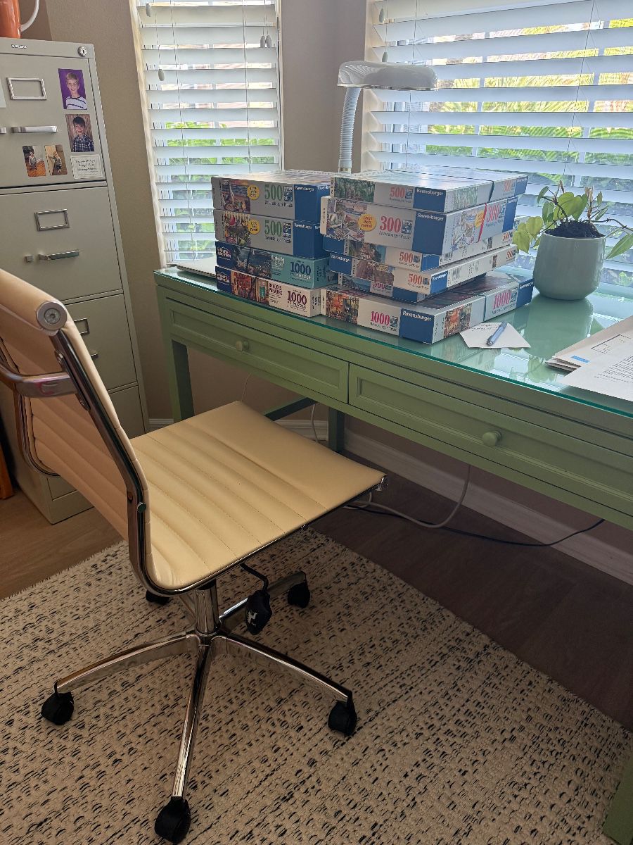 Estate sale in Heritage islse… everything must go! SUPER Clean Items