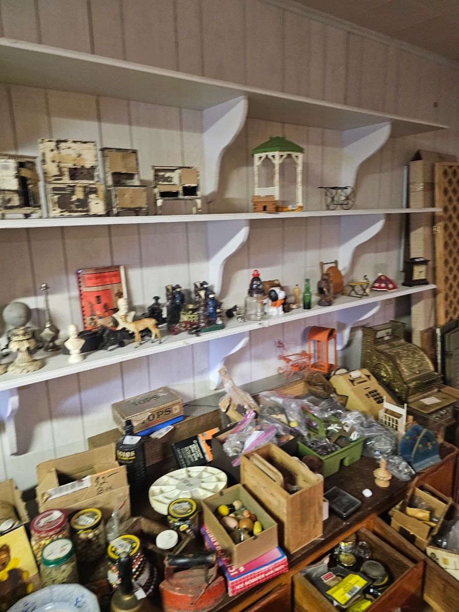 THRILL OF THE HUNT ANTIQUE   FURNITURE & COLLECTIBLES ESTATE SALE BY ALAMO AZTEK ESTATE SALES DFW