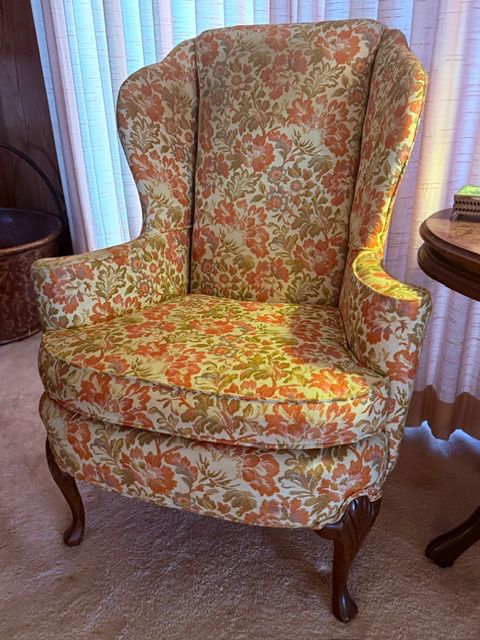 ~Incredible Arlington Collectors Estate! Vintage Fashion, Furs, Toys, Glass, MCM, Rugs, Clocks, Art