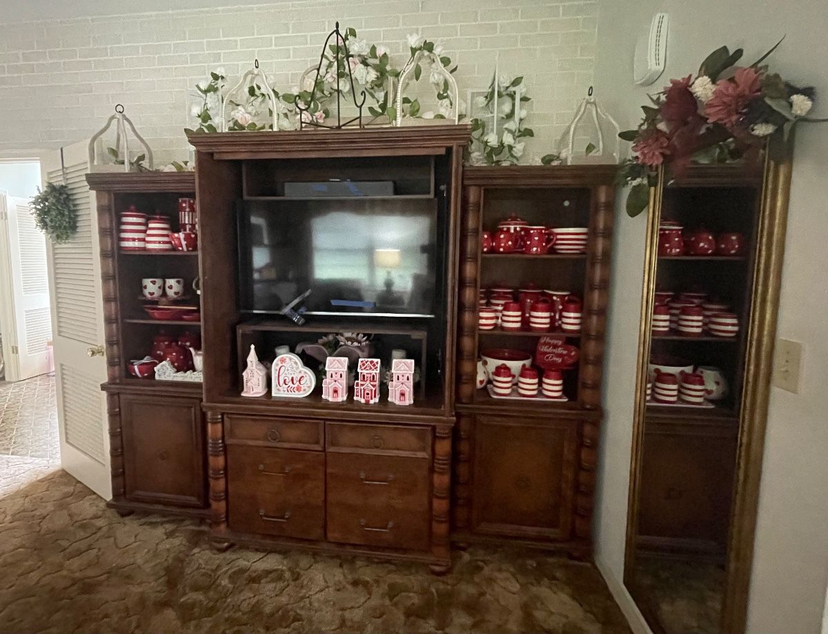 HUGE sale in North Lakeland...