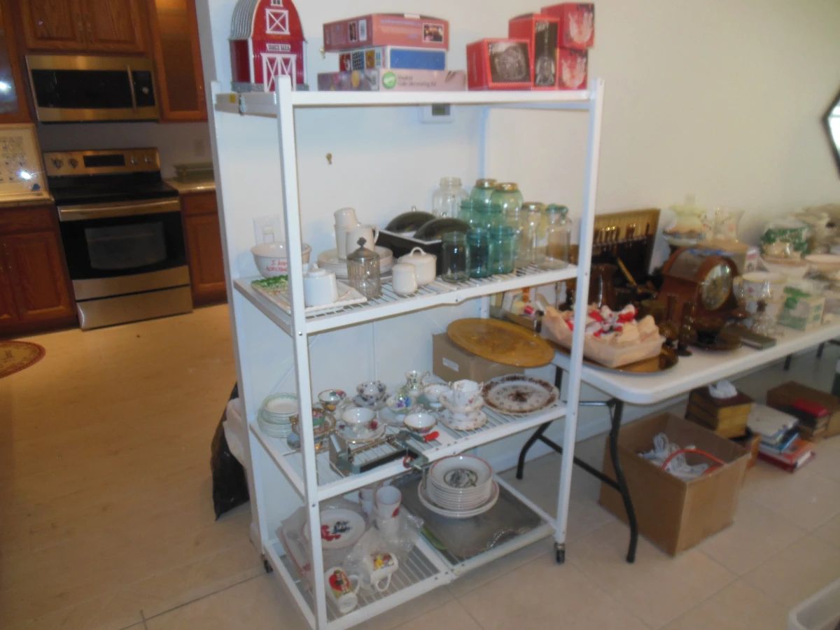 ESTATE SALE PICKERS DELIGHT