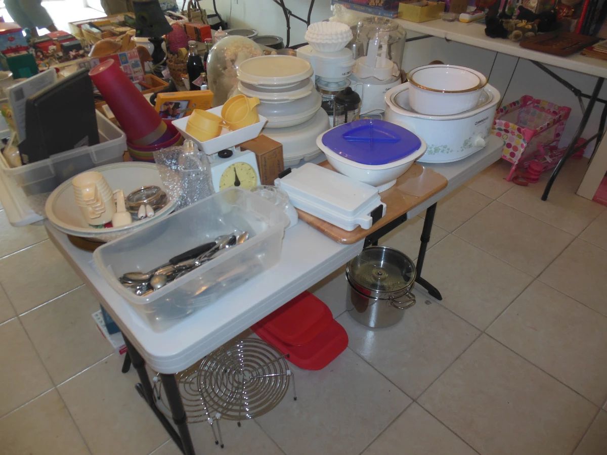 ESTATE SALE PICKERS DELIGHT