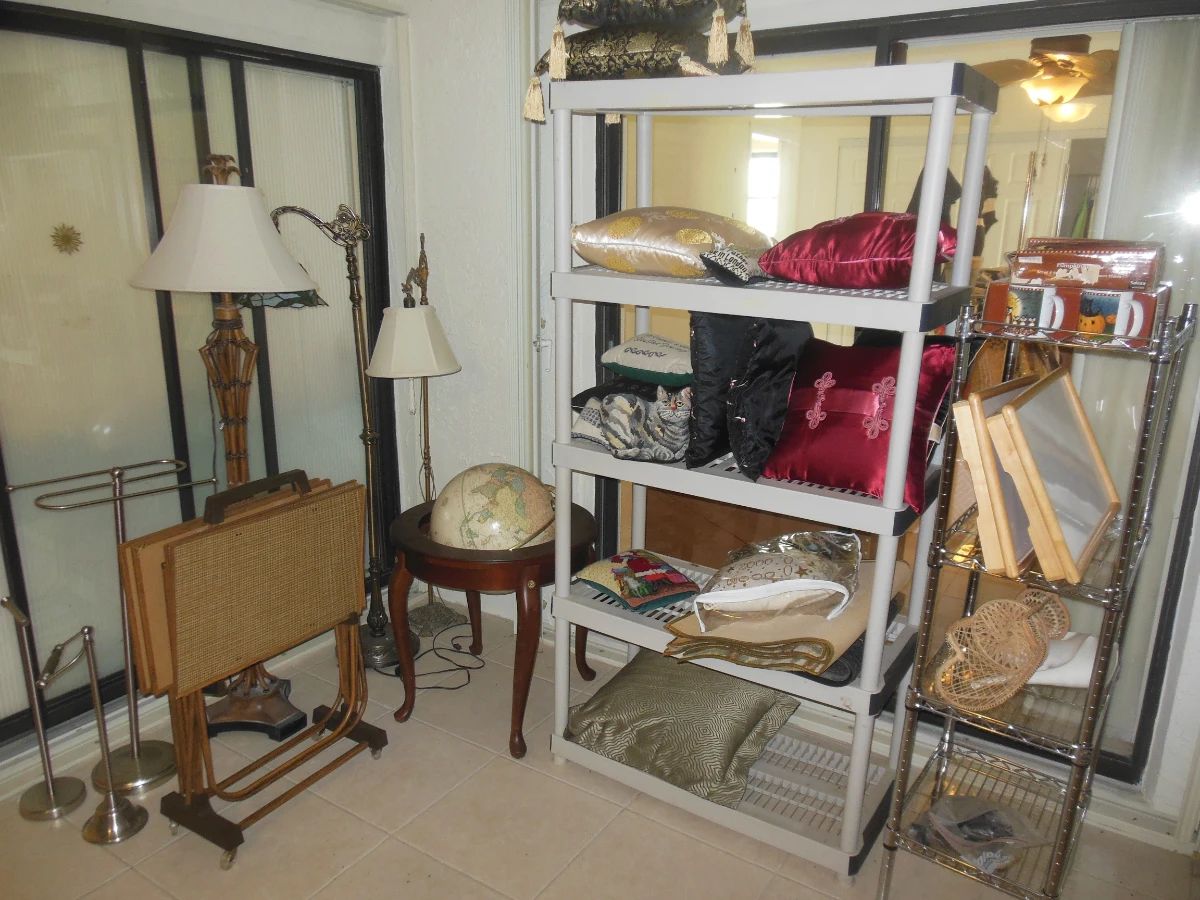 ESTATE SALE PICKERS DELIGHT