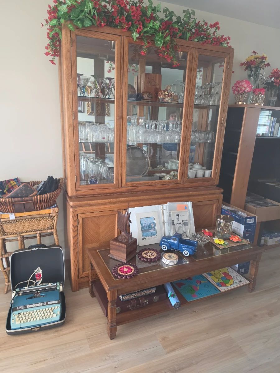 MARY BEE'S ESTATE SALE