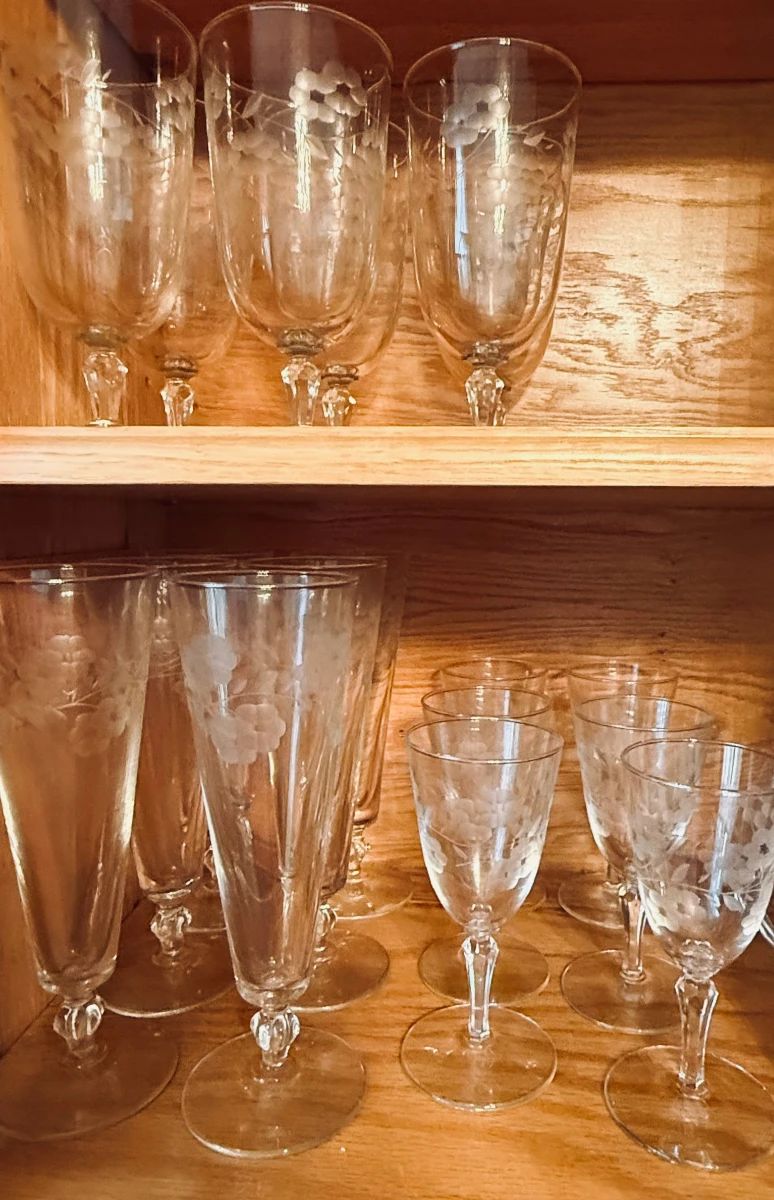 Amish-Crafted Oak & Vintage Treasures in Spring Hill