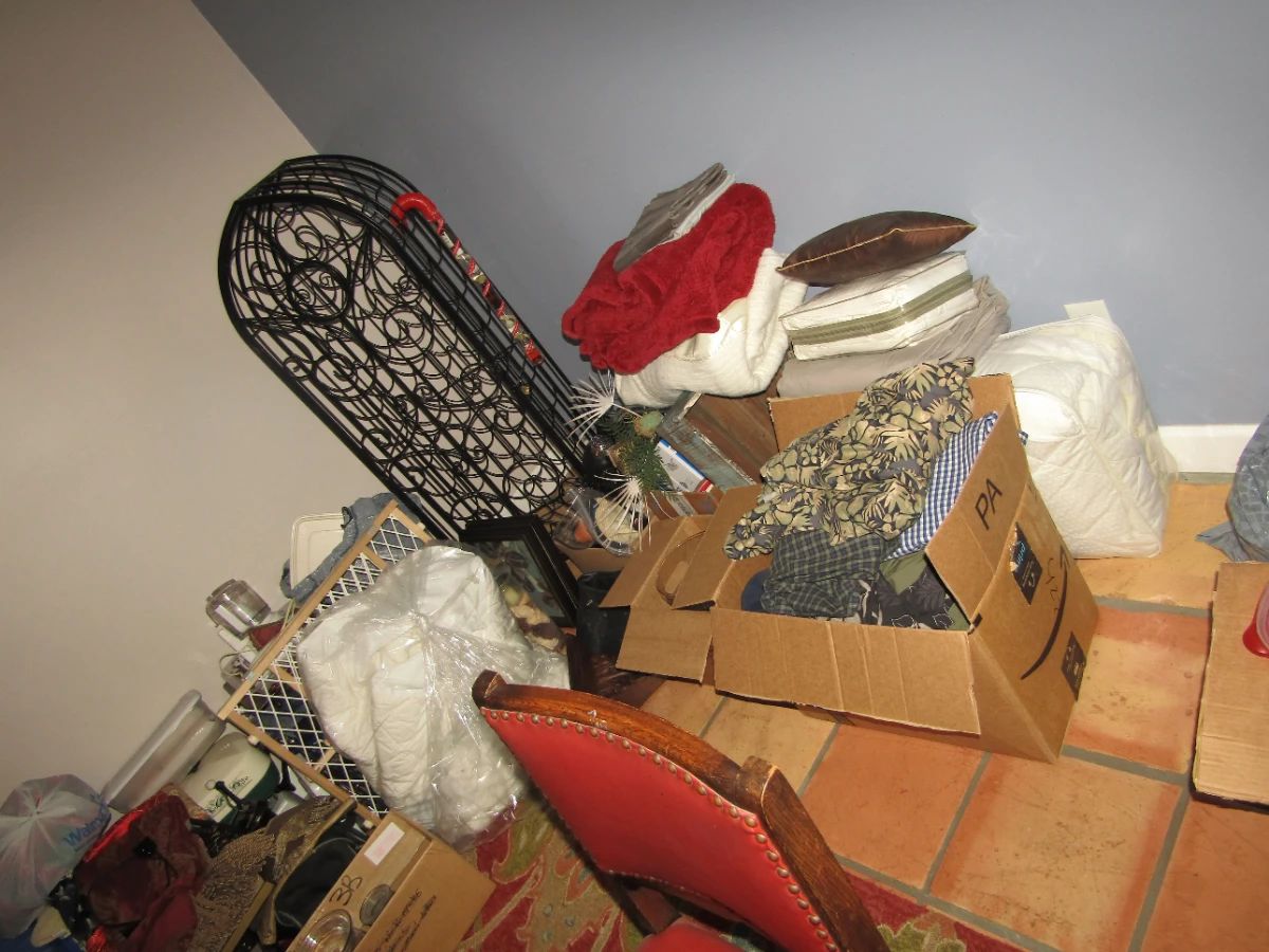 En Garde or Touche? Large Knife Collection, Antiques, Locksmith Gear, Zero Turn Mower, Tools & More