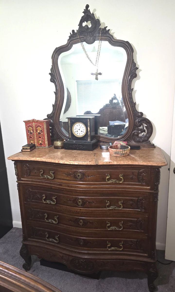 Glass, Silver, Antiques & Furniture