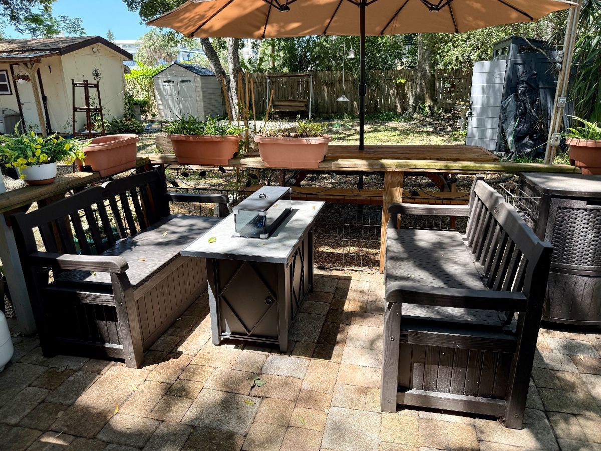 Outdoor Seating & Fire Pit Grouping